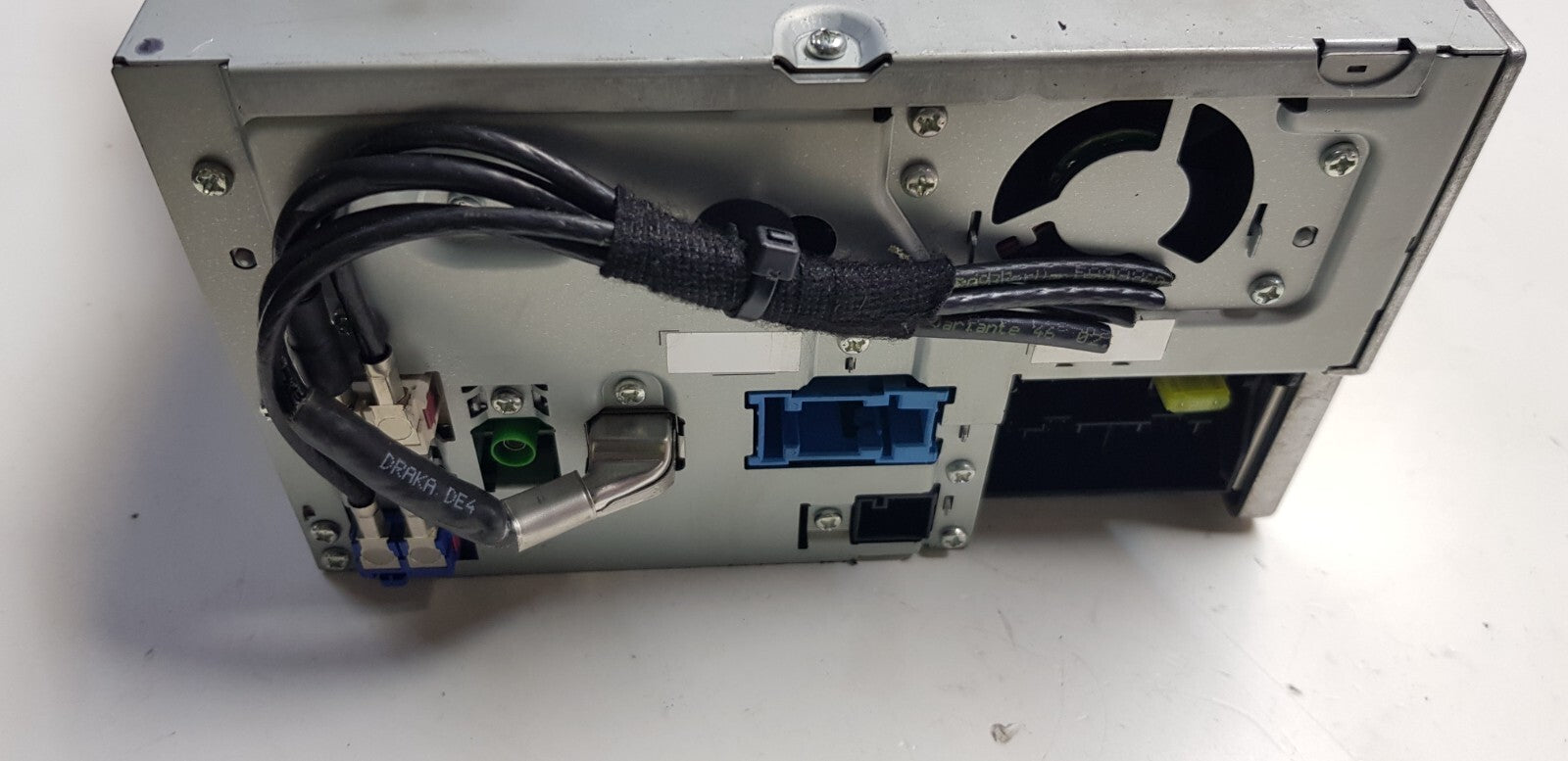 Mercedes W204 Headunit Comand Navigation A 2048704994 A 2048707590 mit PIN Code