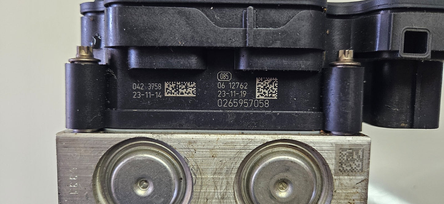 Opel Corsa ABS Hydraulikblock Pumpe Steuergerät 9857230280 9852809780 0265957058