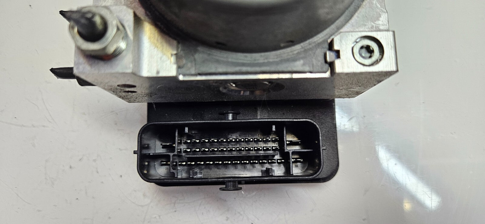 Mazda ABS Hydraulikblock Steuergerät 06.2109-7949.3 BAAP437A0