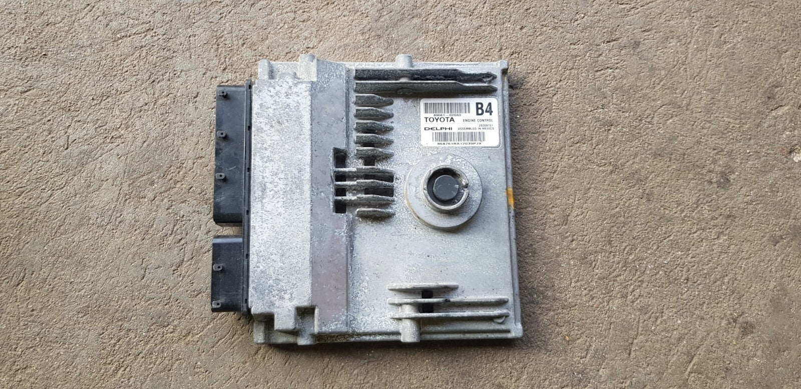 Toyota Motorsteuergerät Steuergerät 89661-02Q60 28308761