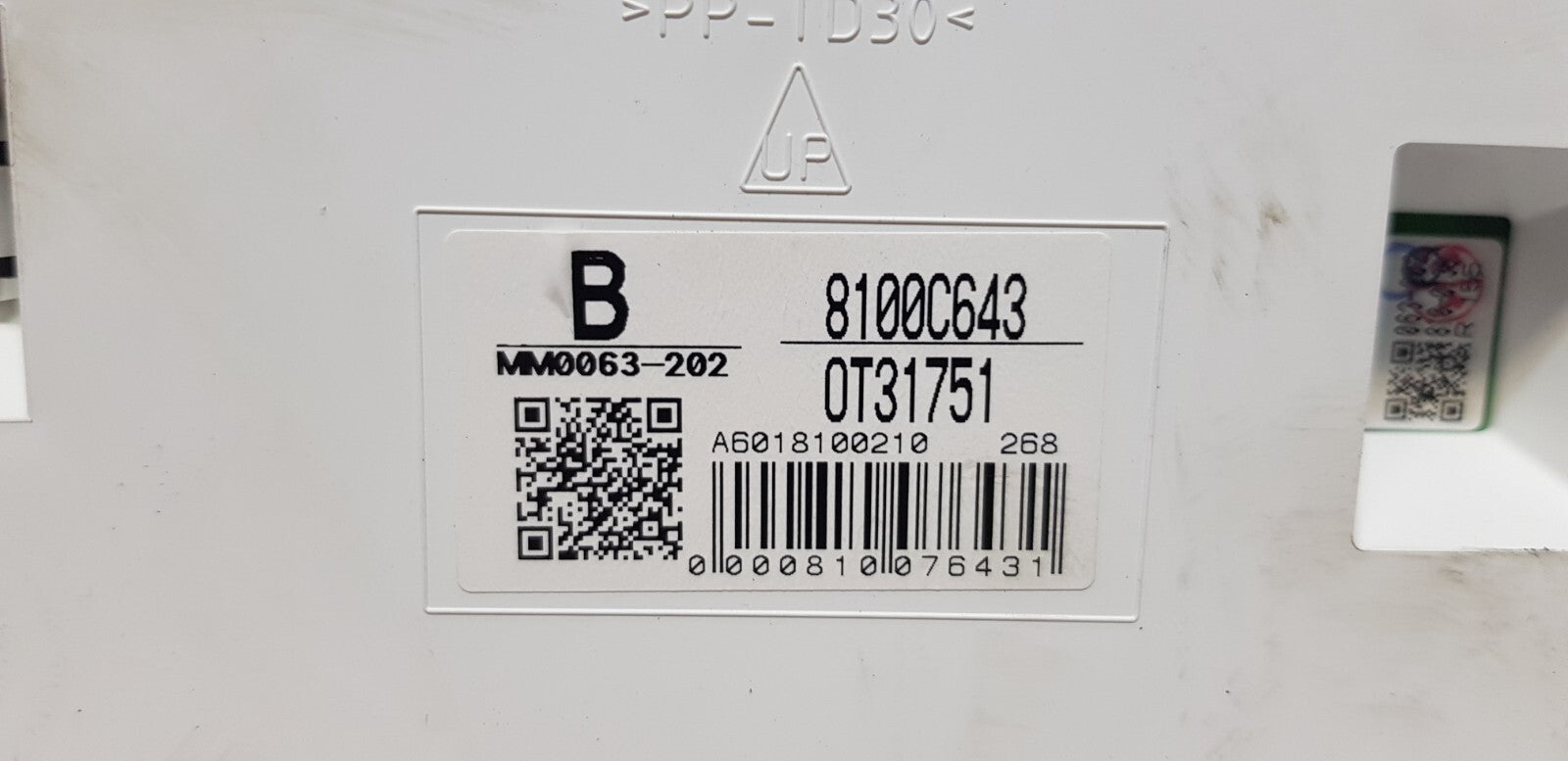 Mitsubishi Pajero Kombiinstrument Tacho 8100C643 0T31751