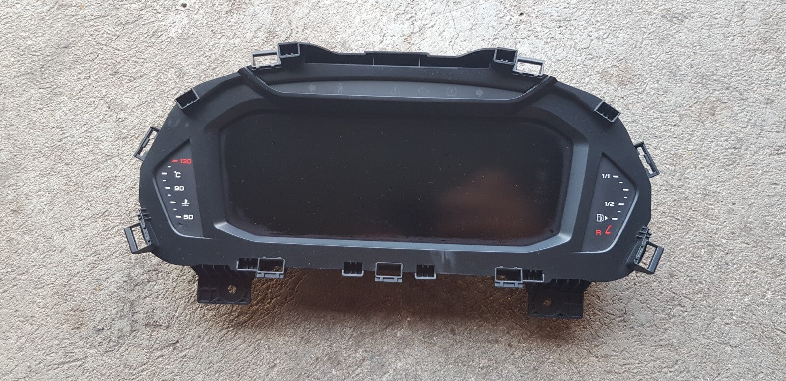 Audi Q3 Tachometer Kombiinstrument 83A920700B