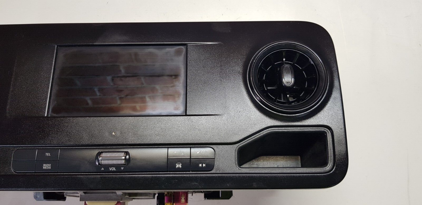 Mercedes Sprinter W907 Radio Headunit mit Bildschrim A 9079002701 A 9079001703