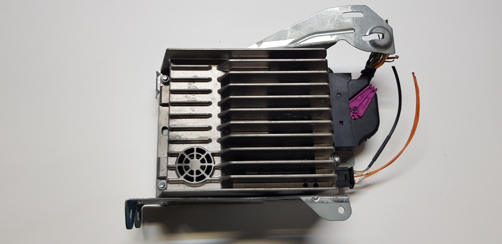 Mercedes W204 Verstärker Soundsystem A 2048706690 A 2048706590